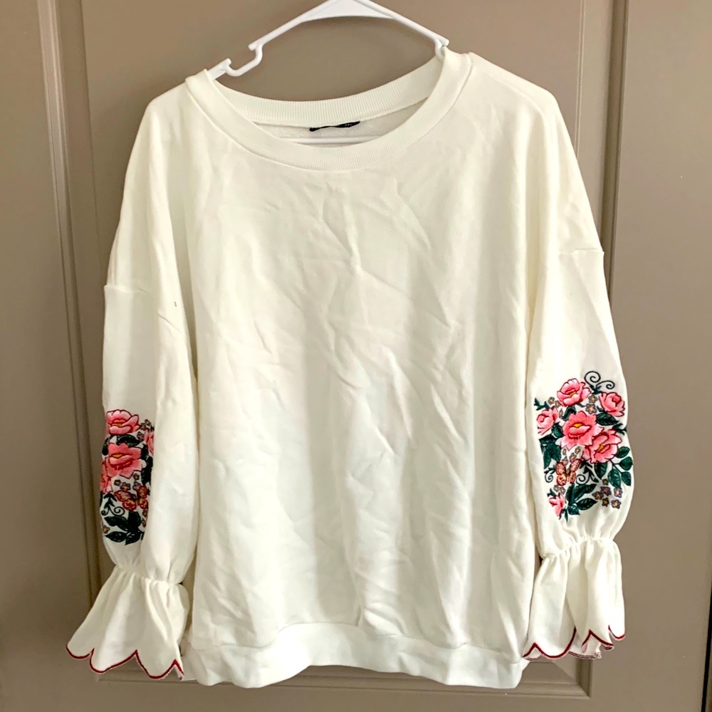 White long sleeve sweater